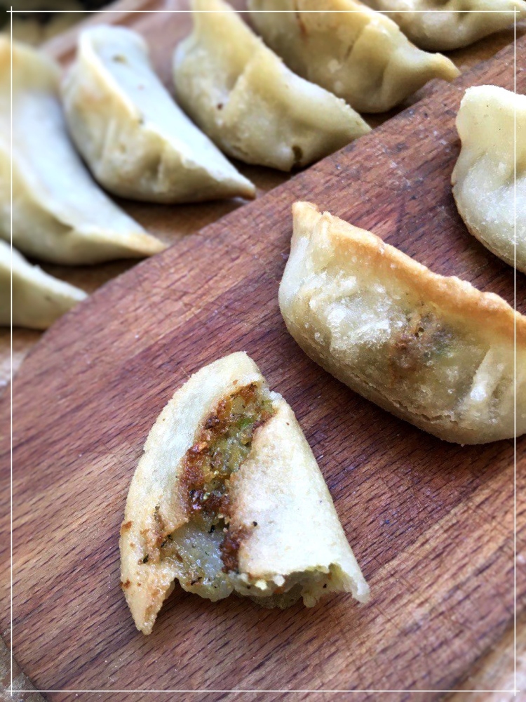 Crunchy Gluten free veggie dumplings - Recipe and photo by ockstyle